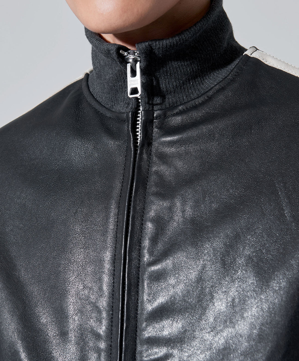 R237 BOMBER JACKET
